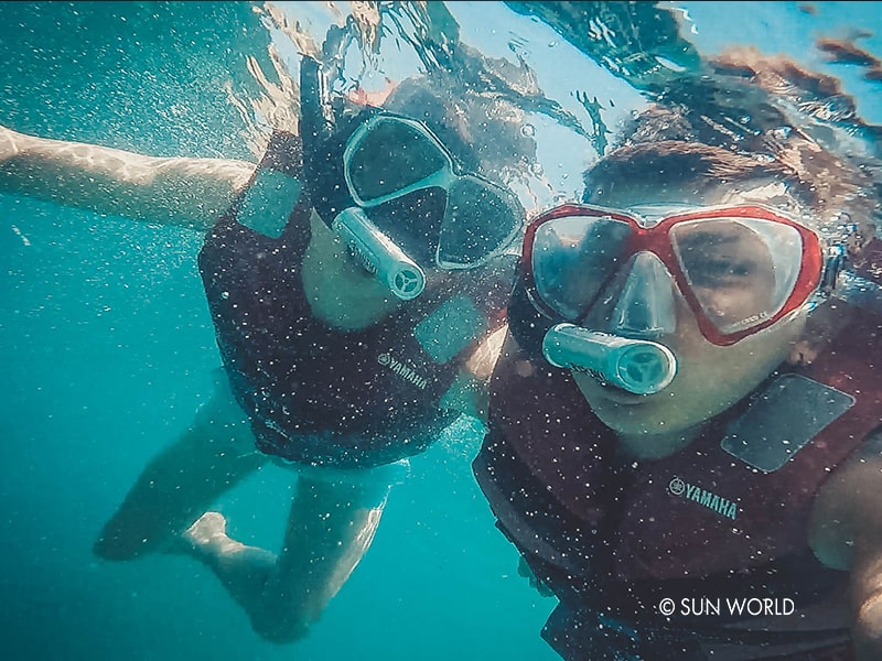 Walking under the sea to see corals - unique experience at Sun World Hon Thom