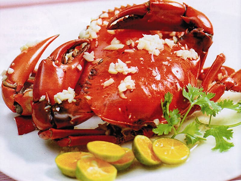 Fresh and delicious Ham Ninh crabs at Ong Doi Cape, Phu Quoc