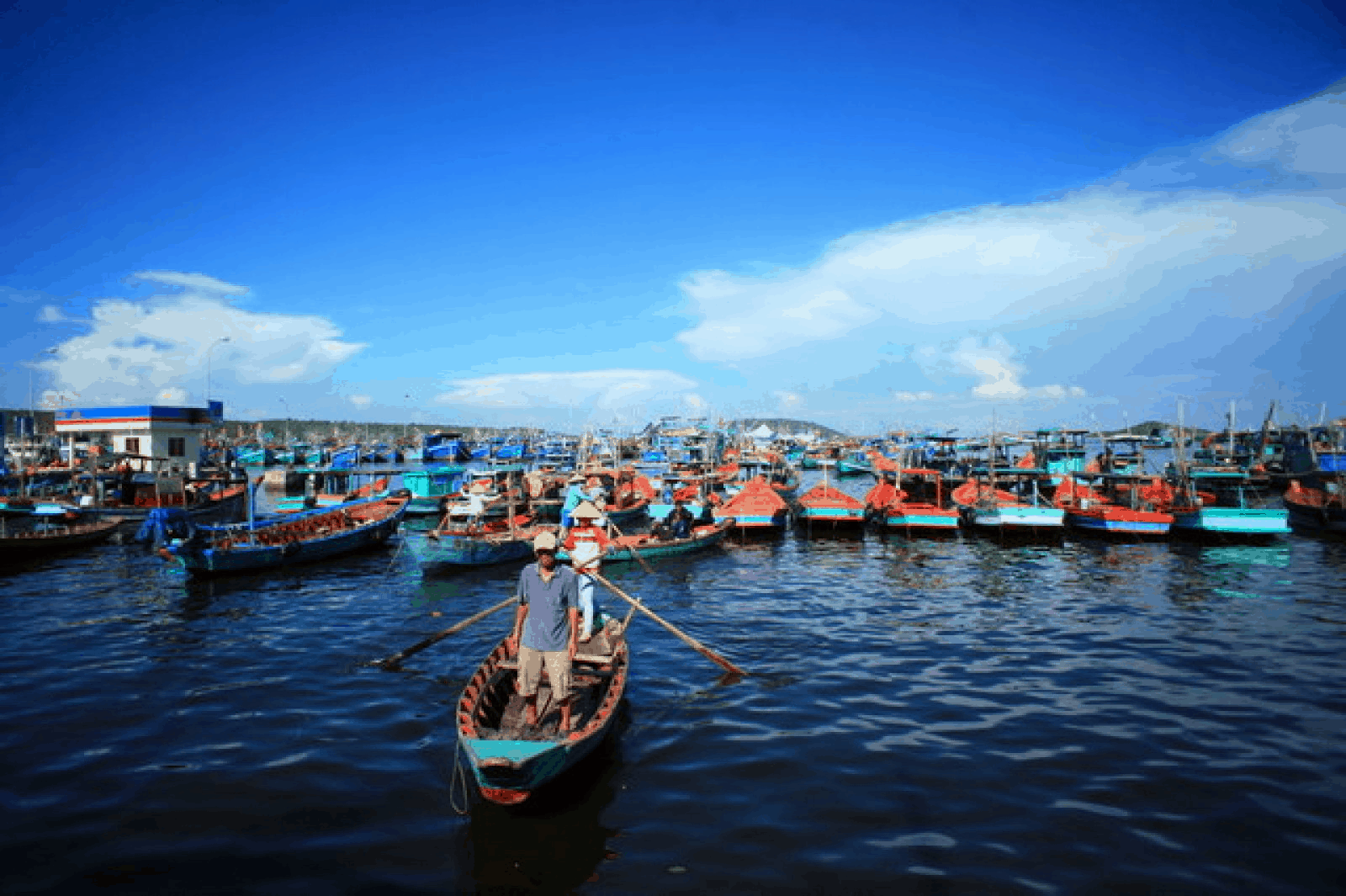 An Thoi Port in Southern Phu Quoc - explore the interesting life of fishermen