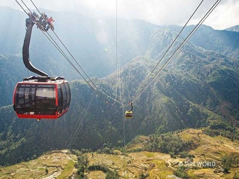 Fansipan Cable Car - stairs to conquer the roof of Indochina
