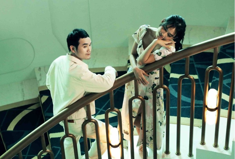 Những hình ảnh về cầu thang bộ ở Sun Signature Gallery xuất hiện trong MV “Slower” của ca sĩ Khắc Hưng